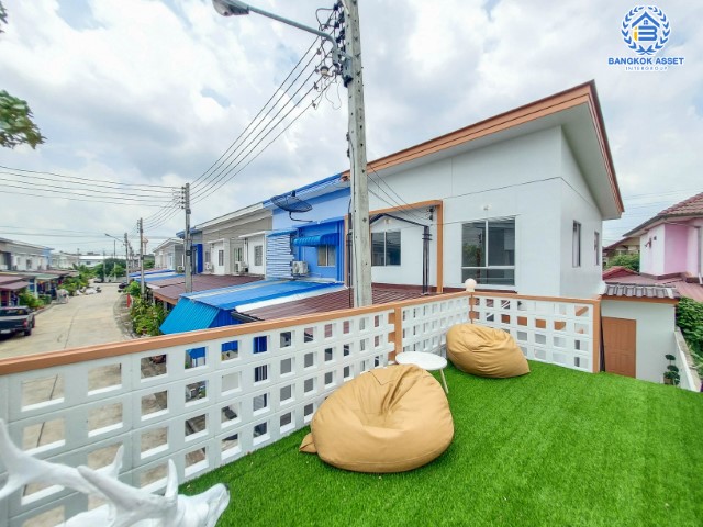 *****ทาวน์เฮ้าส์มือสองย่านปทุมธานี ม.พฤกษา60/1 รังสิต-บางพูน #หลังมุม เนื้อที่กว้างขวางถึง 27 ตร.ว. ฟังก์ชัน 3 ห้องนอน 2 ห้องน้ำ 1 ที่จอดรถ บนทำเลเดินทางสะดวก เชื่อมต่อถนนหลายเส้นทาง เพียง 12 นาทีก็ถึงรถไฟฟ้าสายสีแดง "สถานีรังสิต" ใกล้ฟิวเจอร์พาร์ค และทางด่วน "บางพูน" ราคาถูกสุดในย่านนี้! จองด่วน!